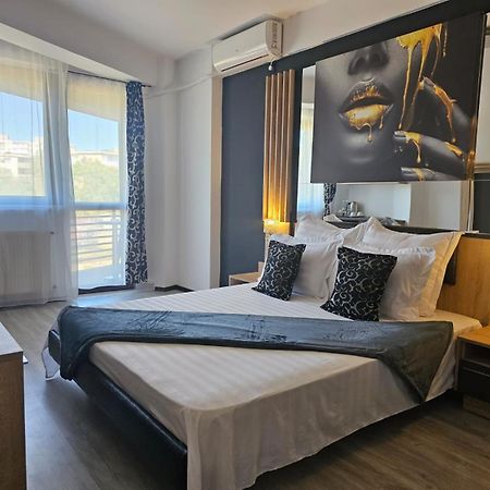 Theline Hotel Bukares Bagian luar foto