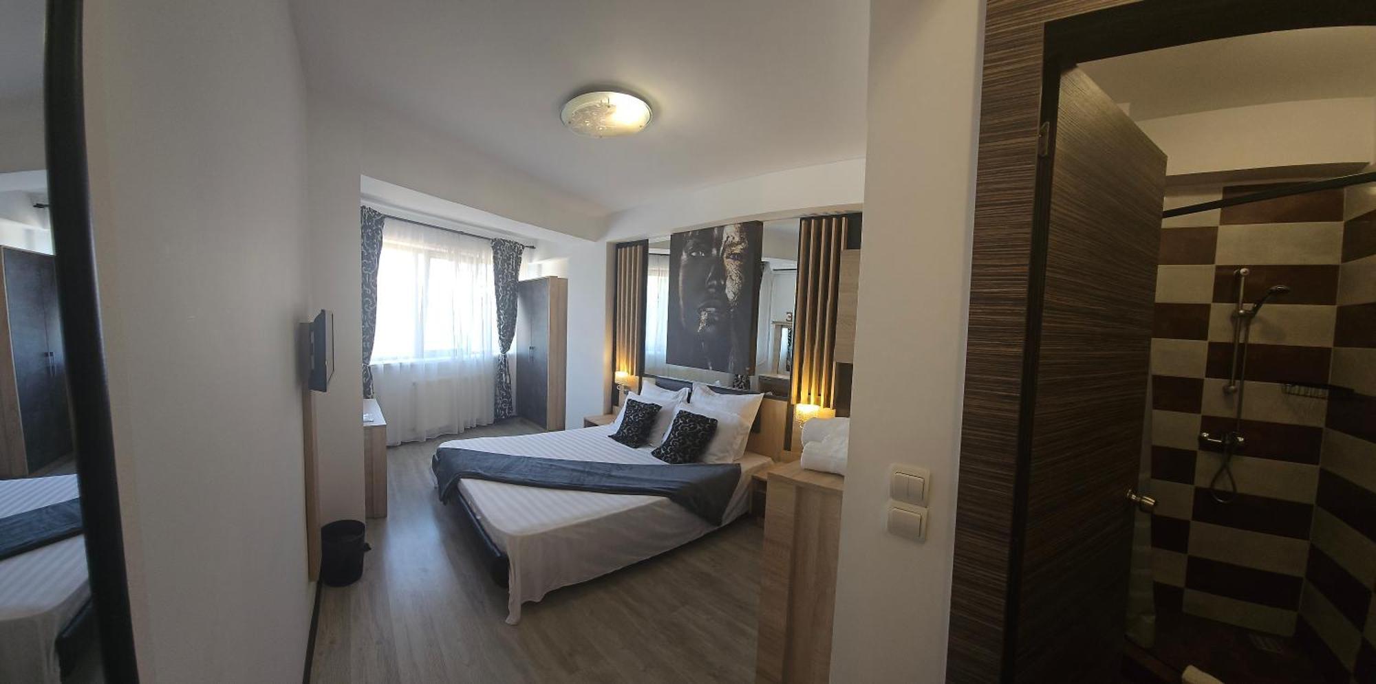 Theline Hotel Bukares Bagian luar foto