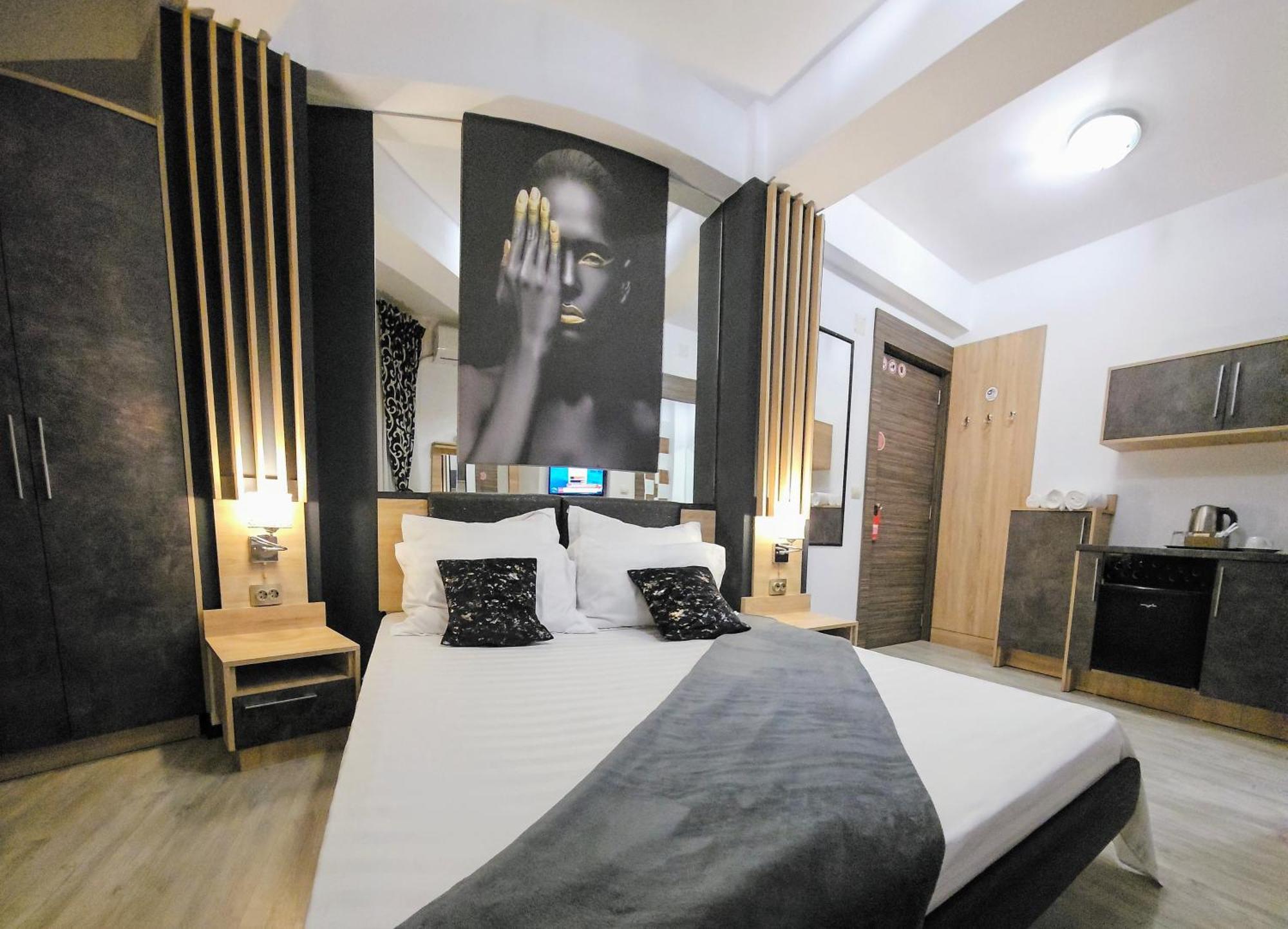 Theline Hotel Bukares Bagian luar foto