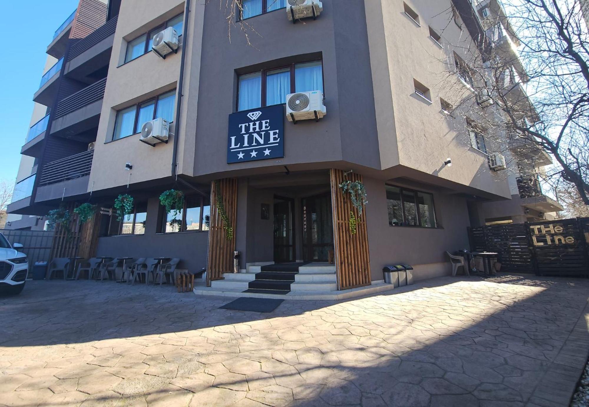 Theline Hotel Bukares Bagian luar foto