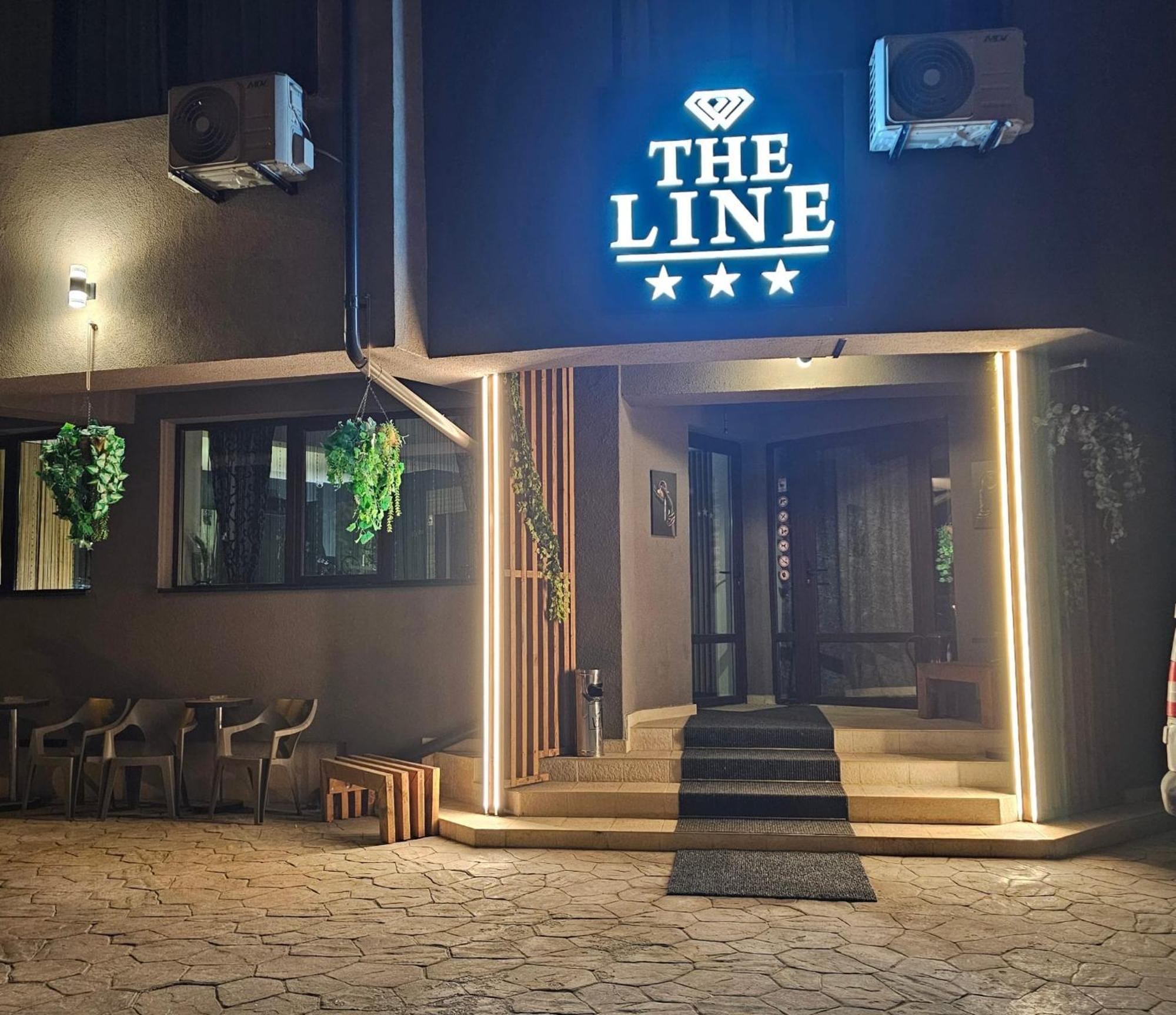 Theline Hotel Bukares Bagian luar foto
